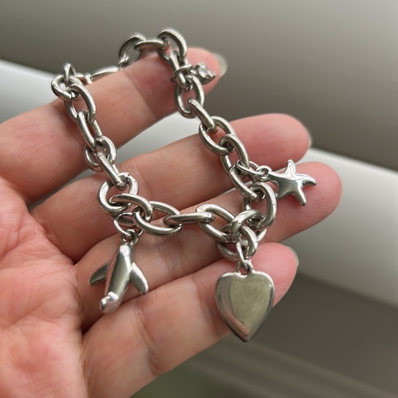 🖤Vtg charms toggle bracelet - Picture 8 of 9